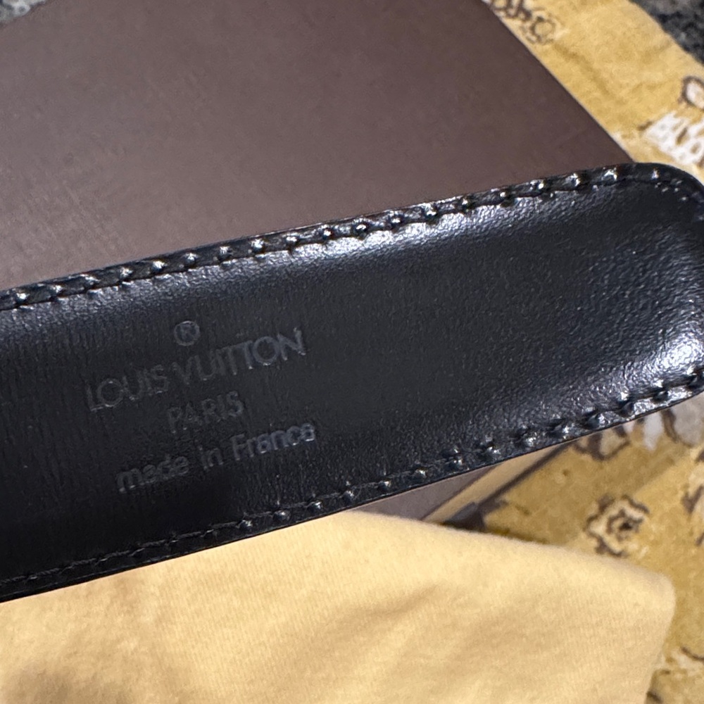 Louis Vuitton EPI LEATHER Belt with Golden Buckle - Picture 6 of 10